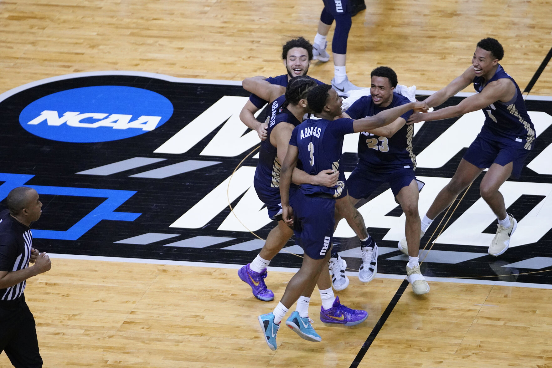 APTOPIX NCAA Oral Roberts Florida Basketball
